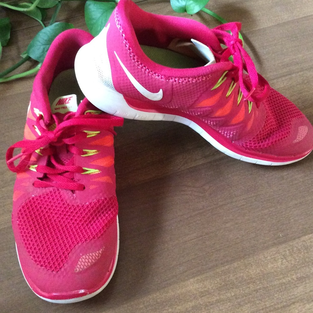 Nike Pink Mesh Running Shoes